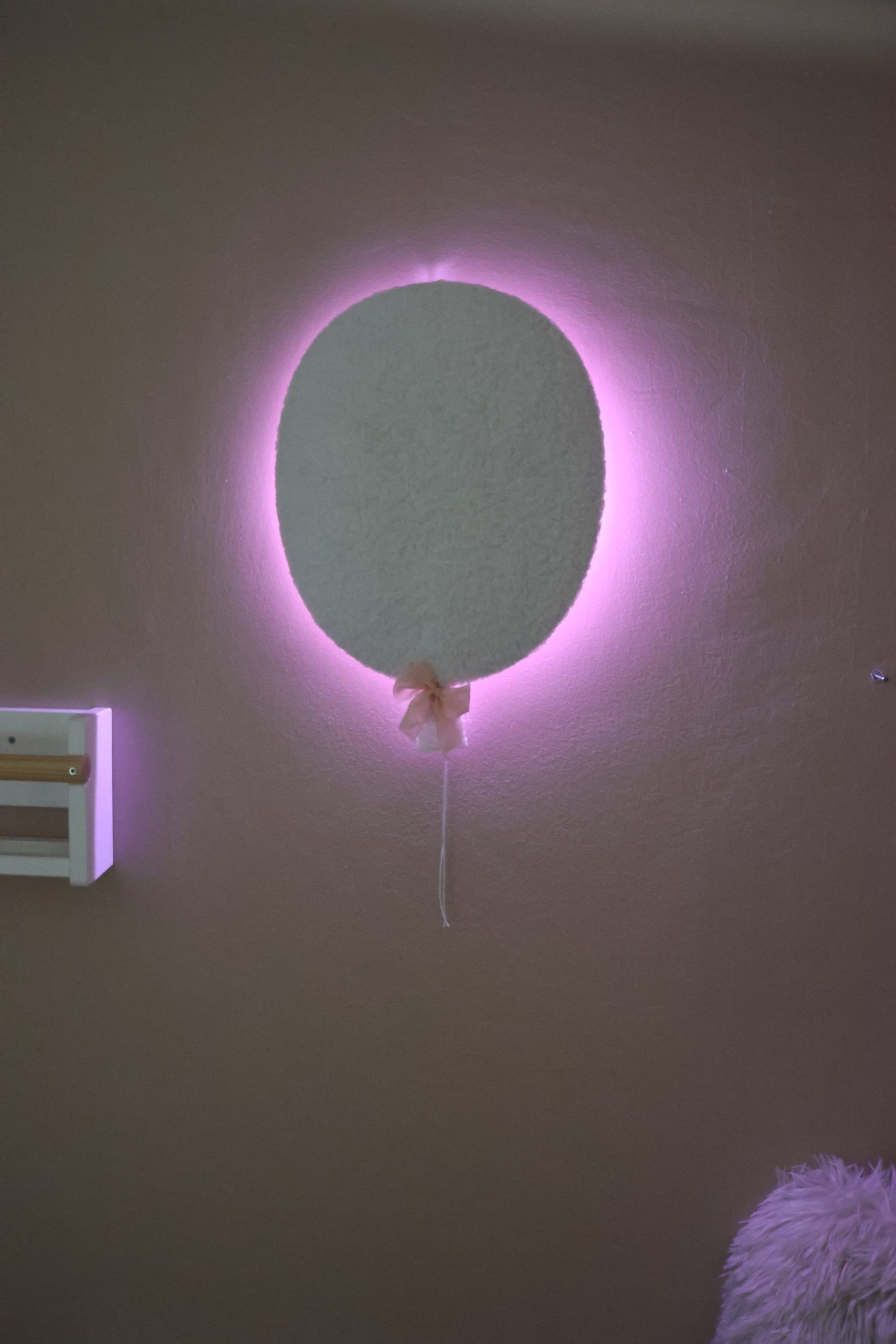 Little Loua seinavalgusti Balloon White