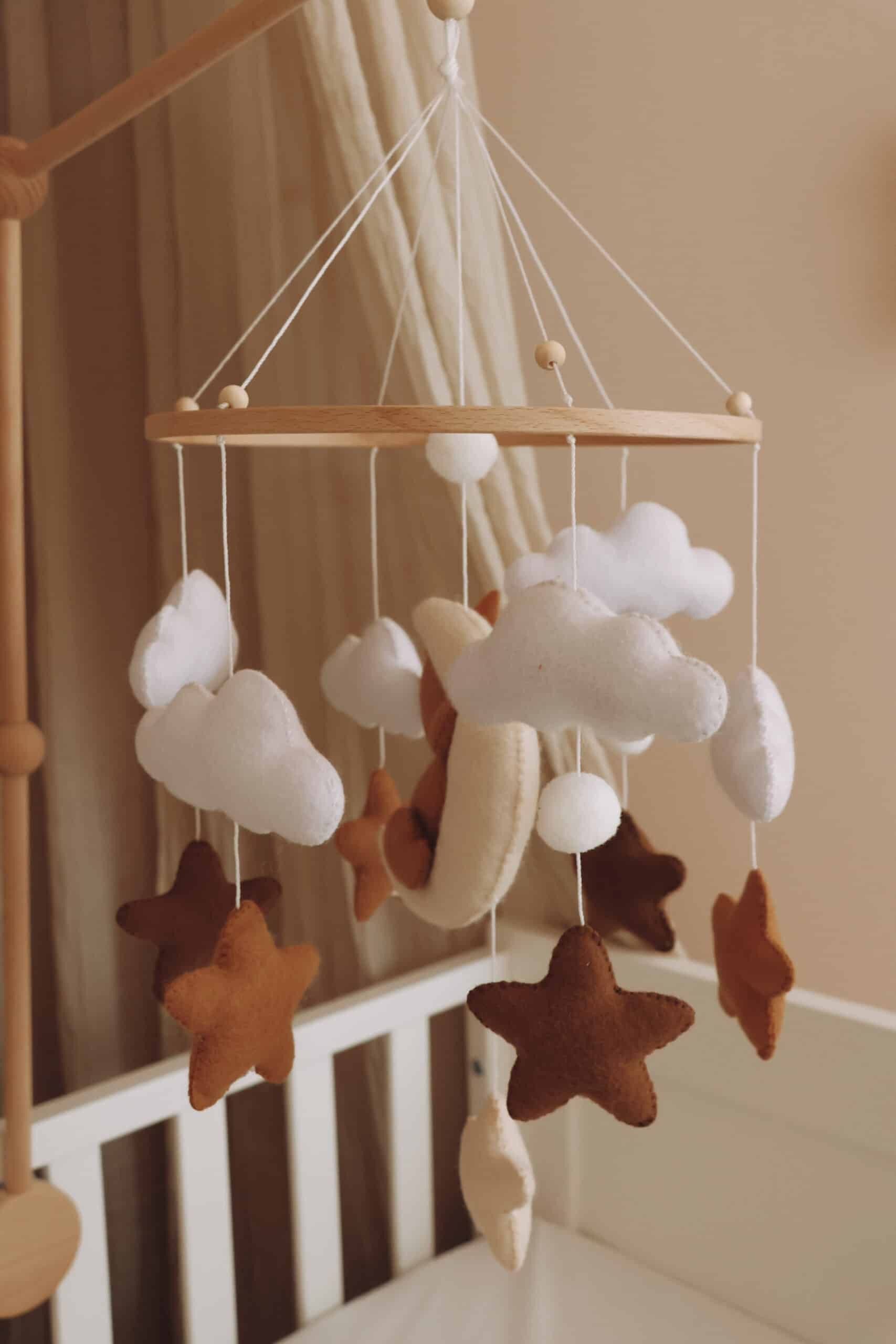 Little Loua voodikarussell Sleeping Teddy