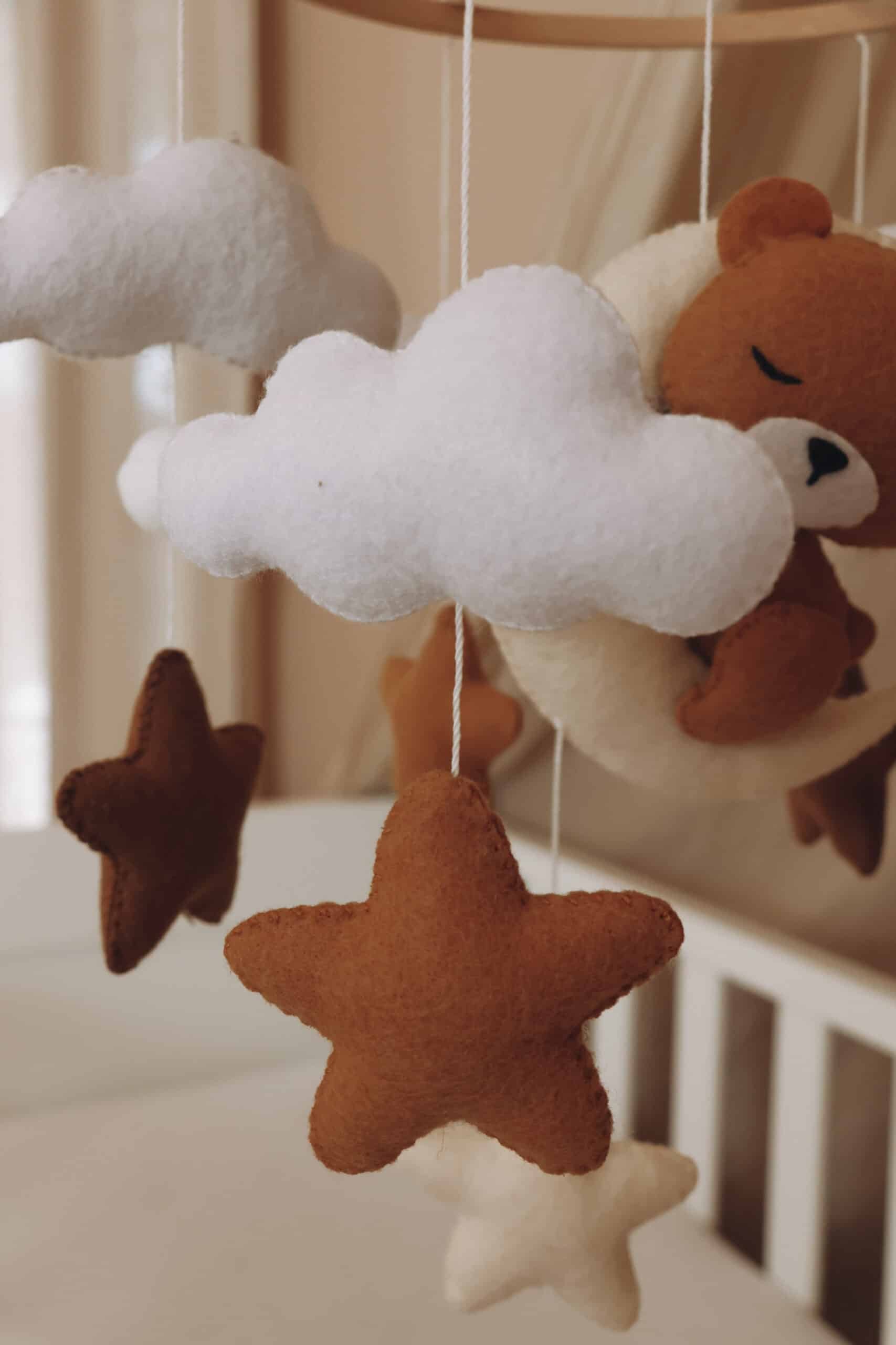 Little Loua voodikarussell Sleeping Teddy