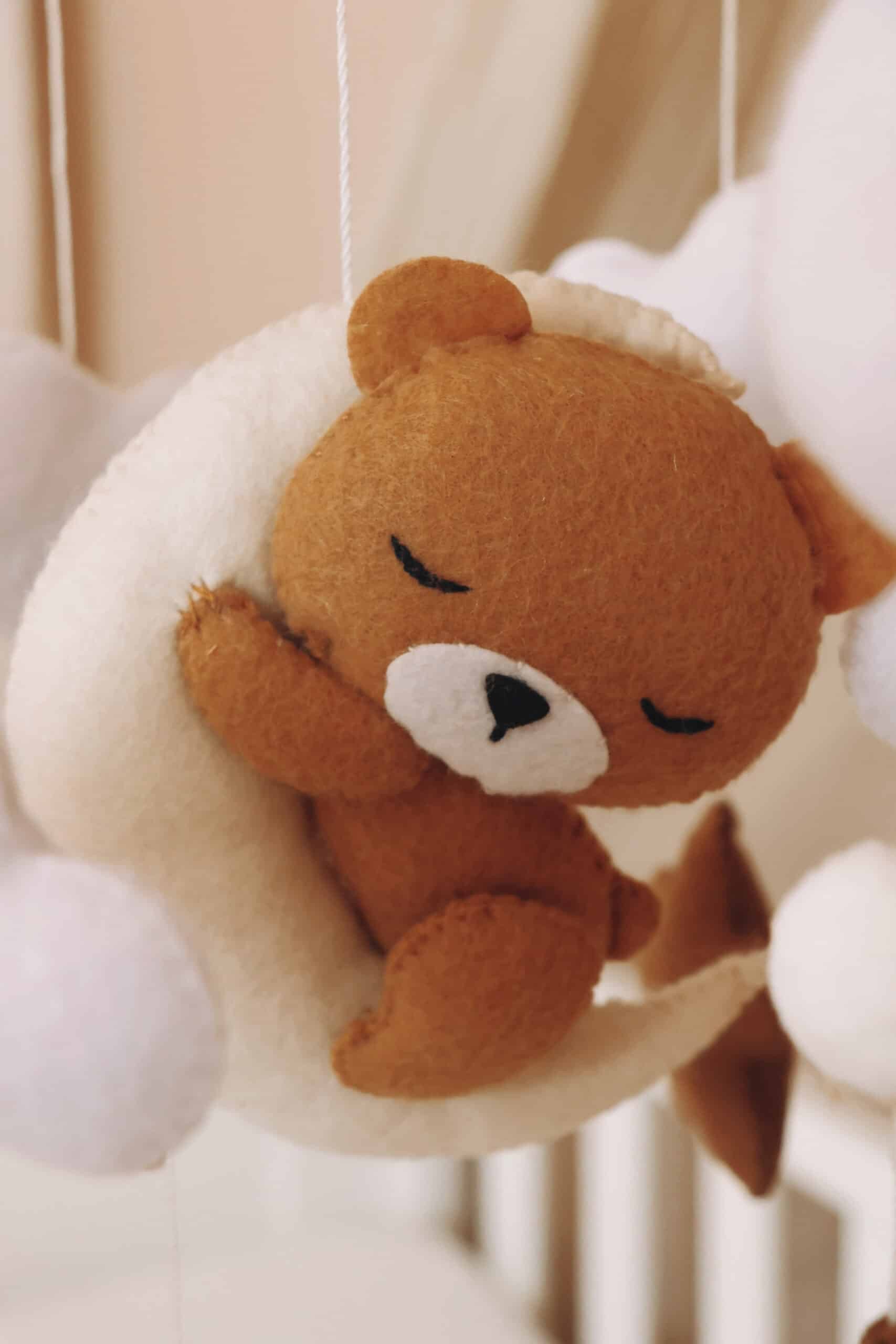 Little Loua voodikarussell Sleeping Teddy