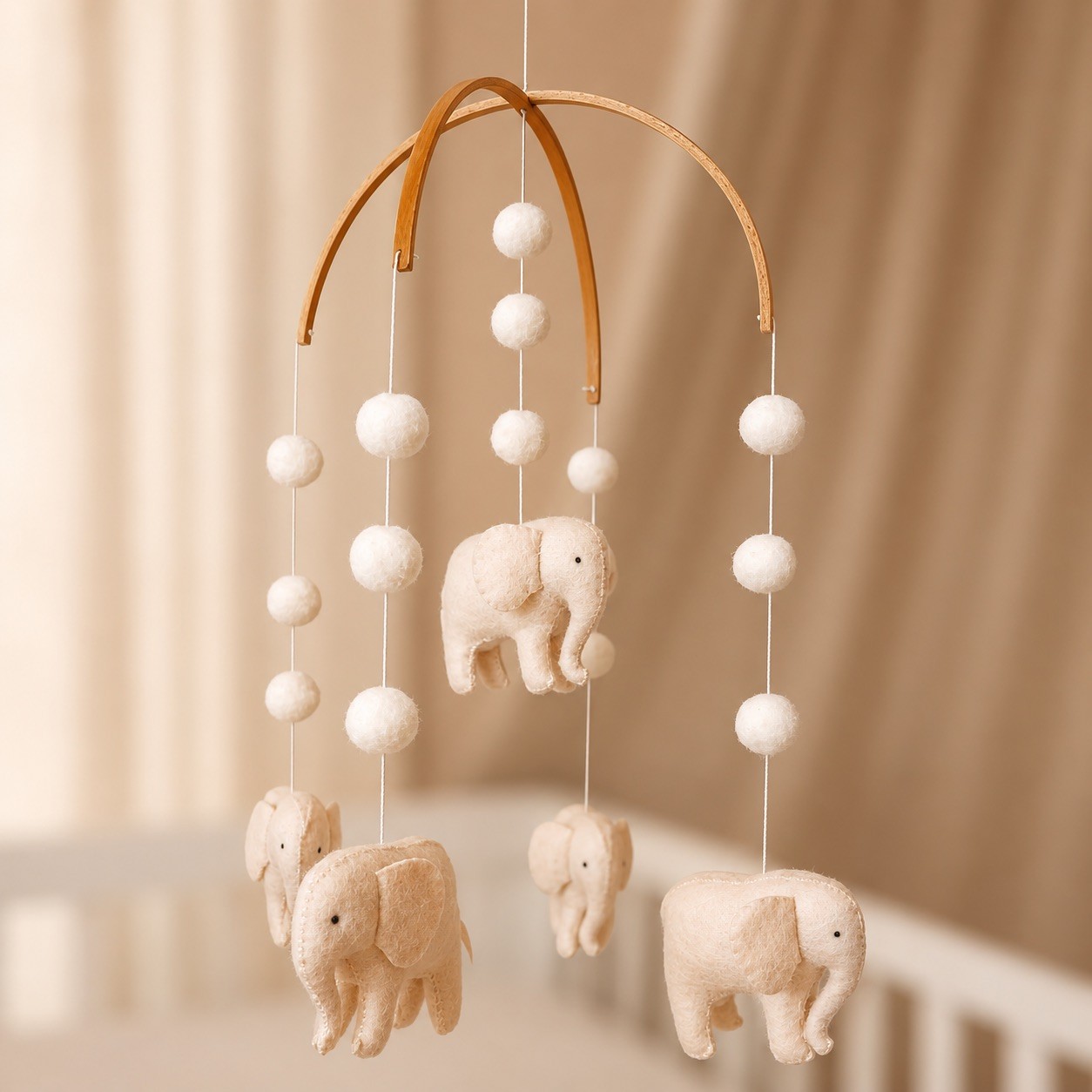 Little Loua voodikarussell Elephants