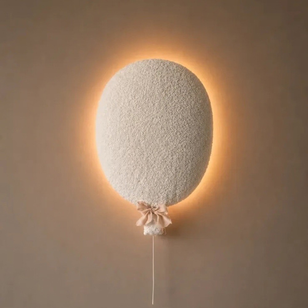 Little Loua seinavalgusti Balloon White