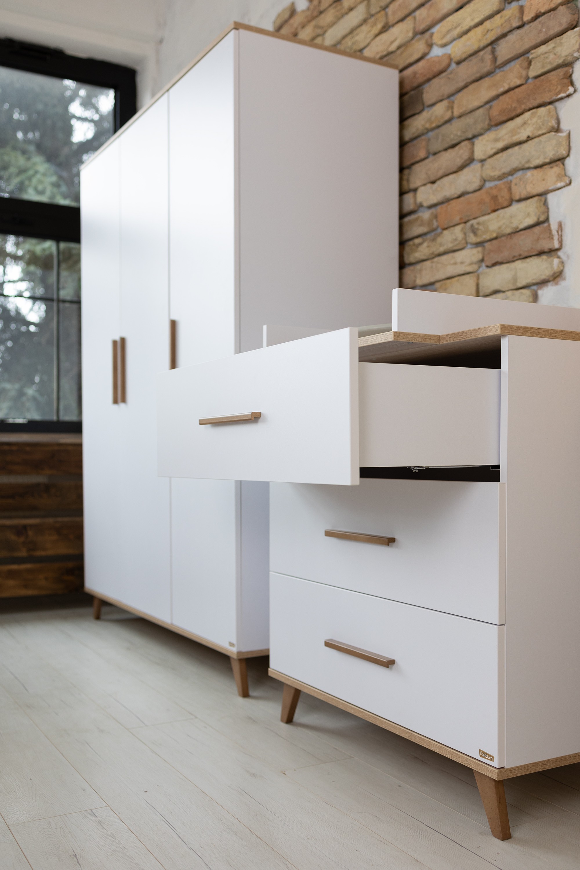 Flip White & Oak kummut + pikendus